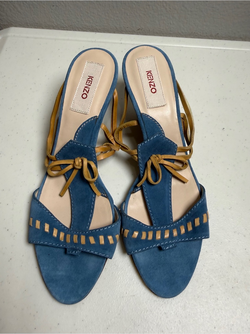 KENZO Blue Suede Heeled Sandals Size 9 Tan Leather Bow Whipstitch Trim Vintage
